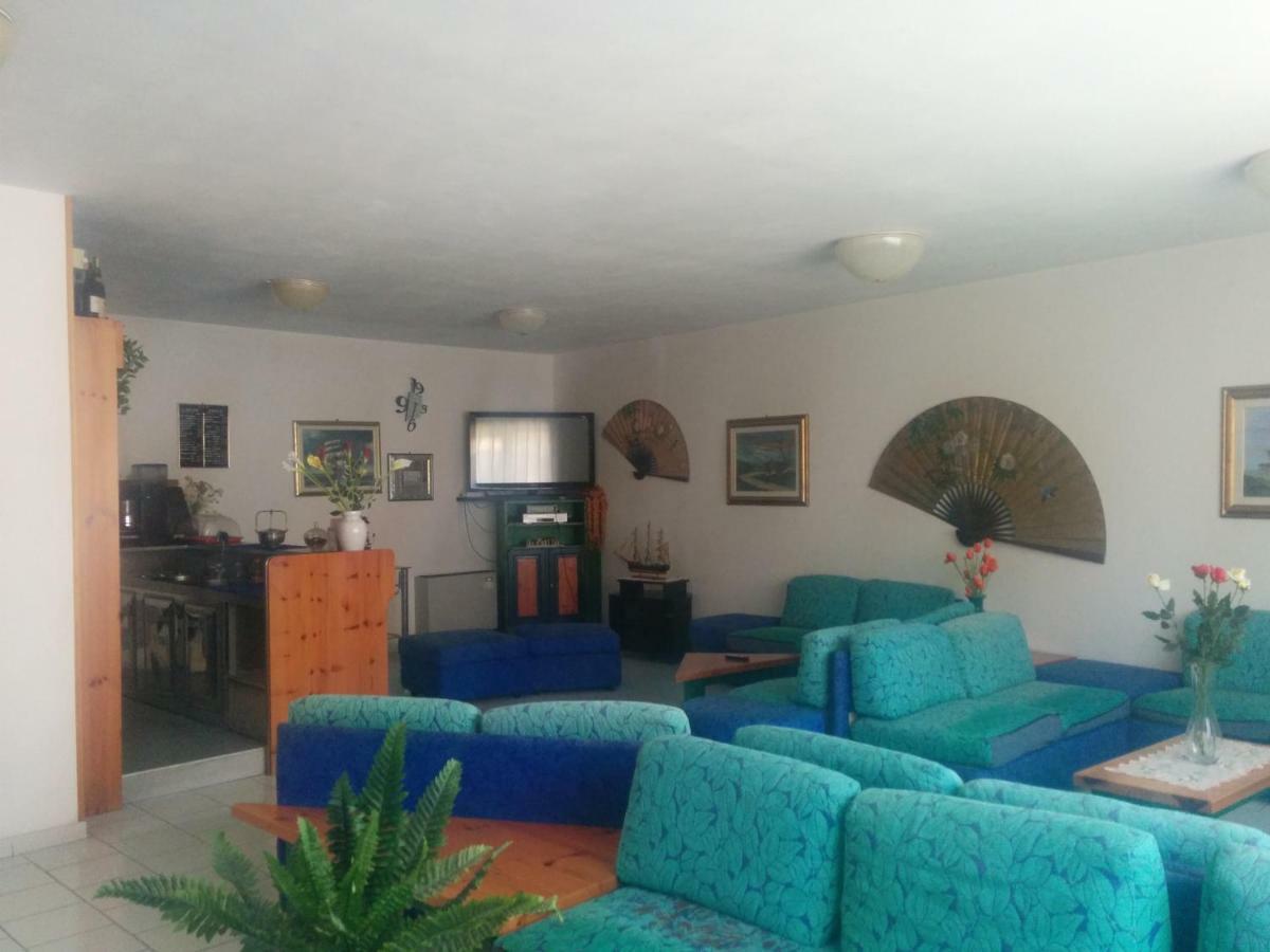 באדזי Hotel Panorama מראה חיצוני תמונה